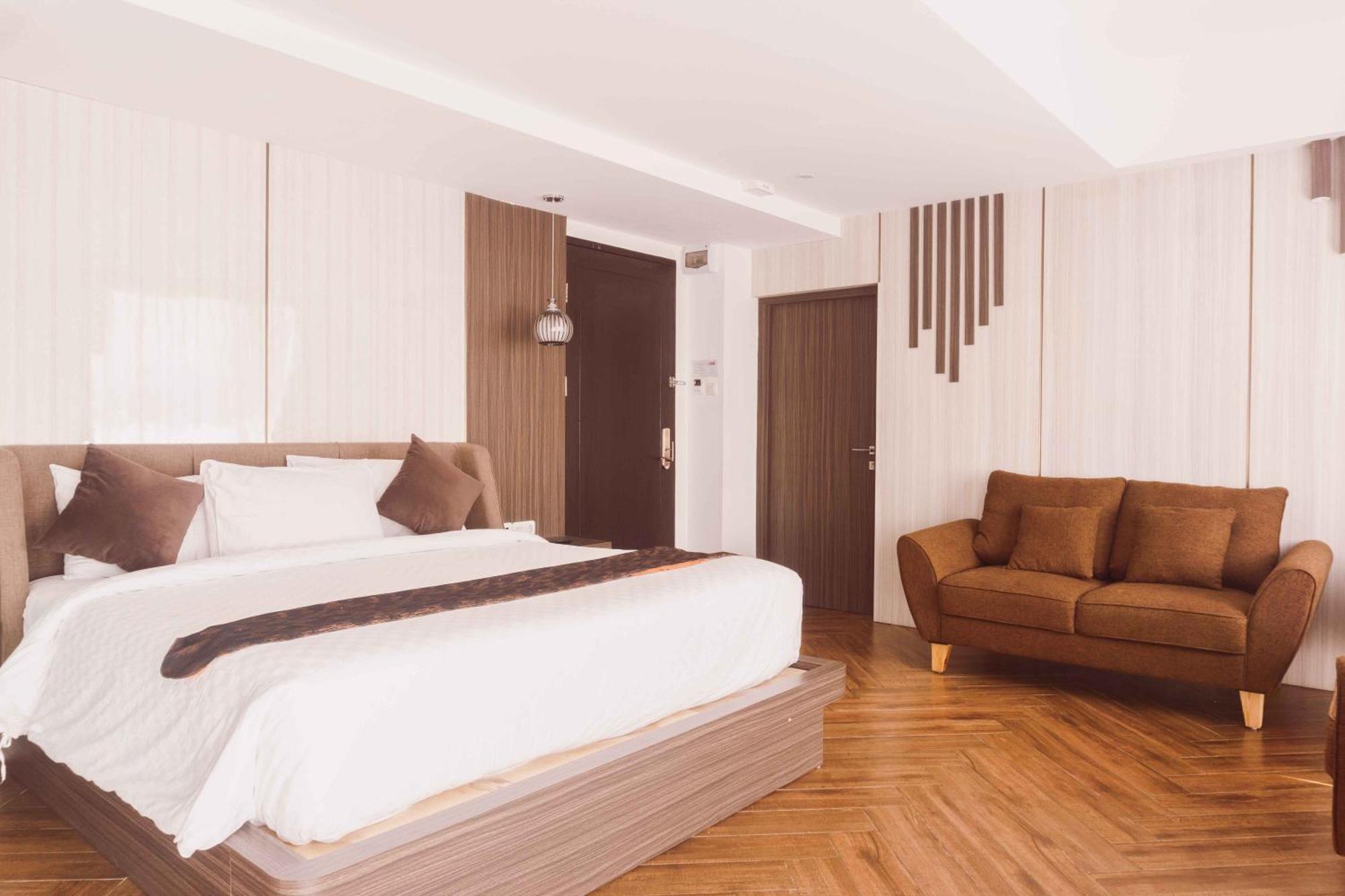 Fahira Hotel Syariah Букитинги Екстериор снимка