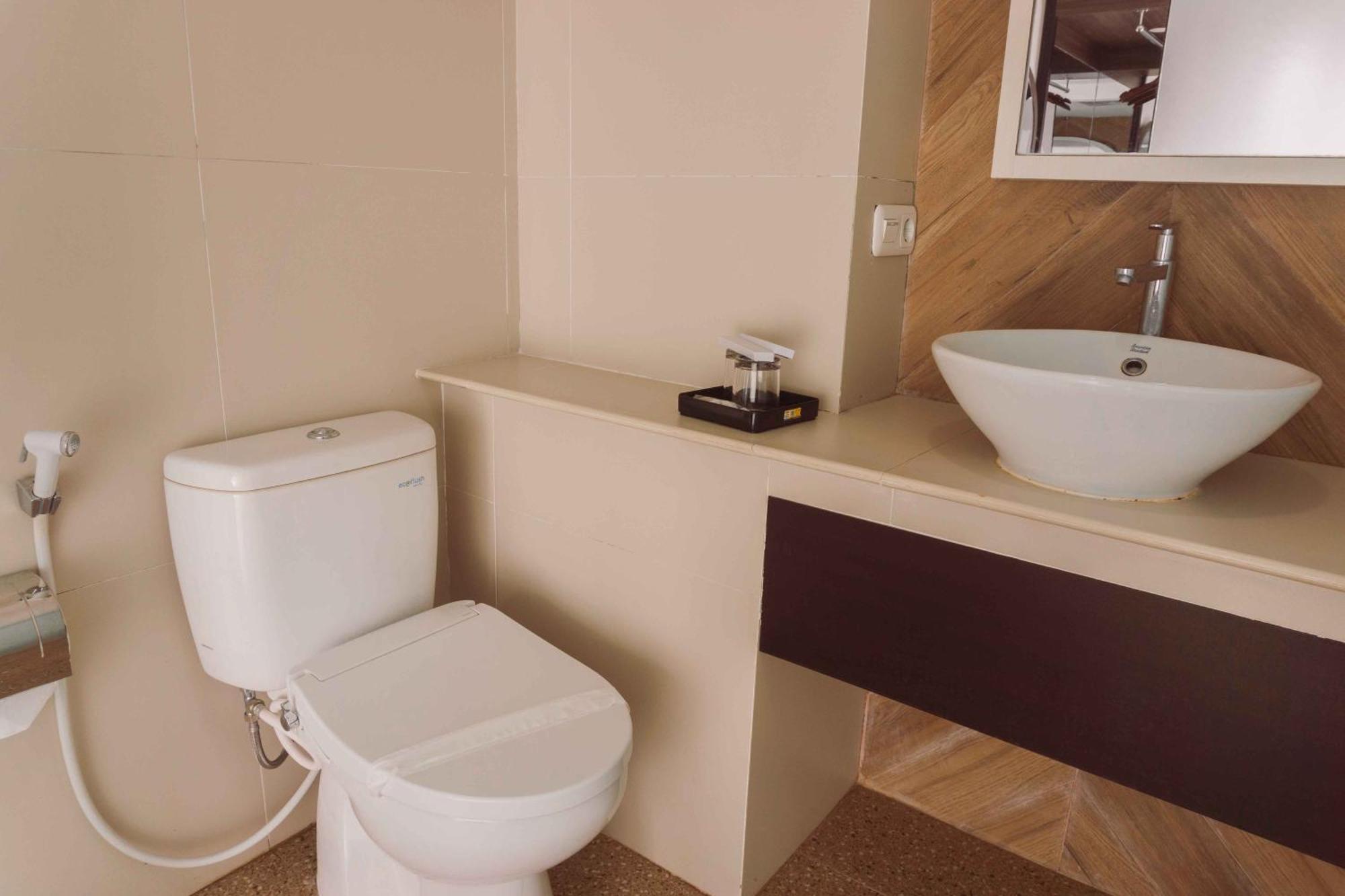 Fahira Hotel Syariah Букитинги Екстериор снимка