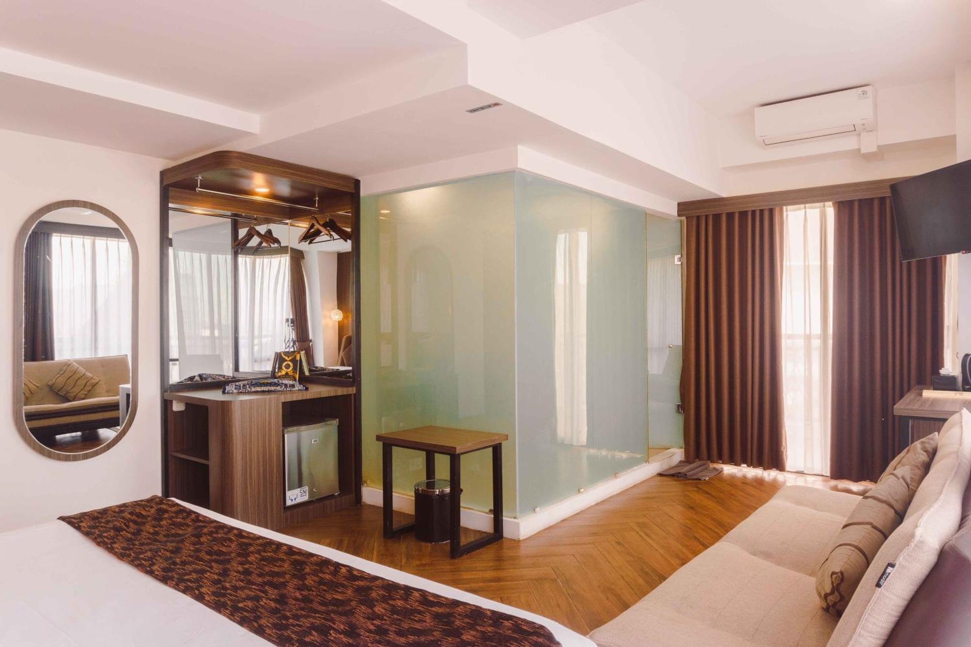 Fahira Hotel Syariah Букитинги Екстериор снимка