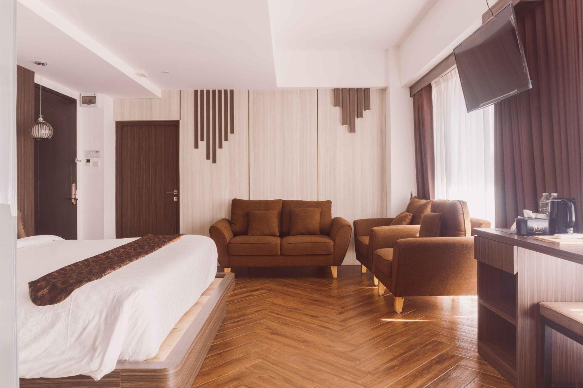 Fahira Hotel Syariah Букитинги Екстериор снимка