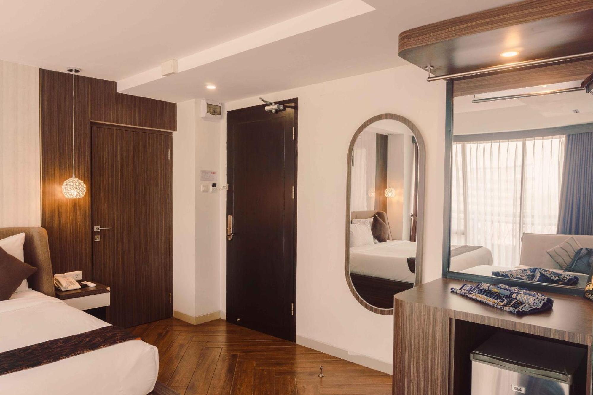 Fahira Hotel Syariah Букитинги Екстериор снимка