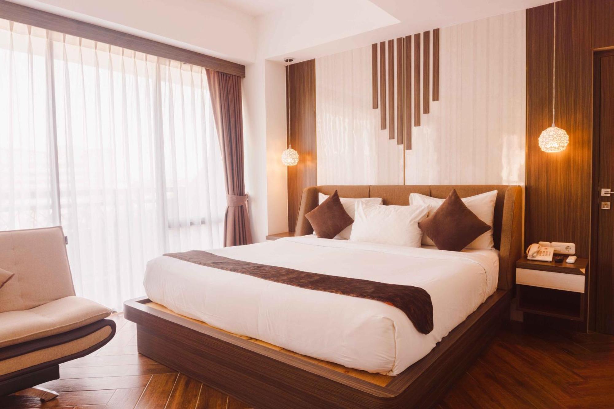 Fahira Hotel Syariah Букитинги Екстериор снимка
