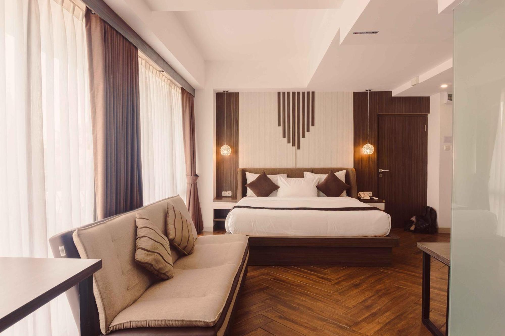 Fahira Hotel Syariah Букитинги Екстериор снимка