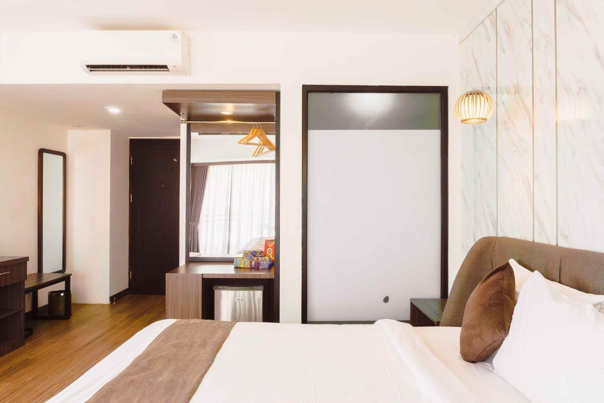 Fahira Hotel Syariah Букитинги Екстериор снимка