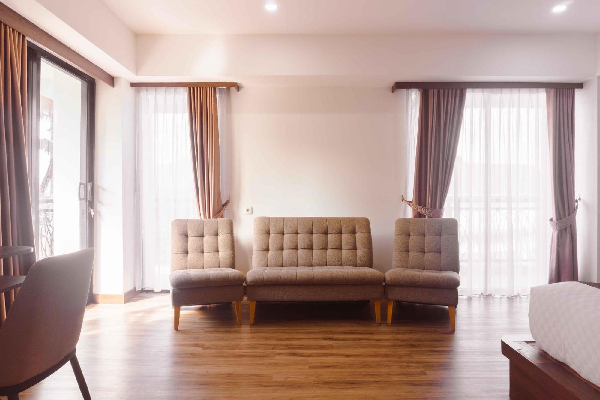 Fahira Hotel Syariah Букитинги Екстериор снимка