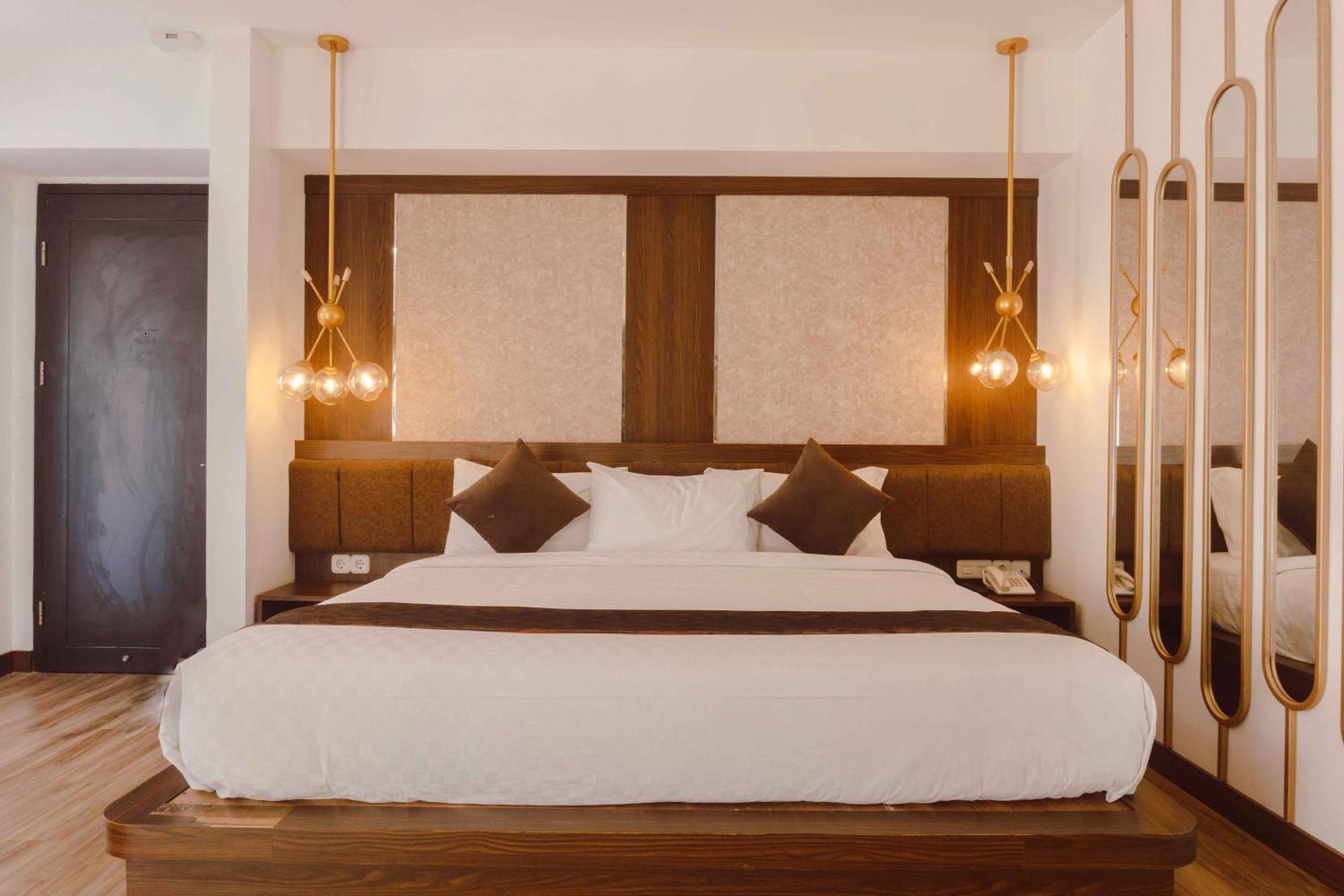 Fahira Hotel Syariah Букитинги Екстериор снимка