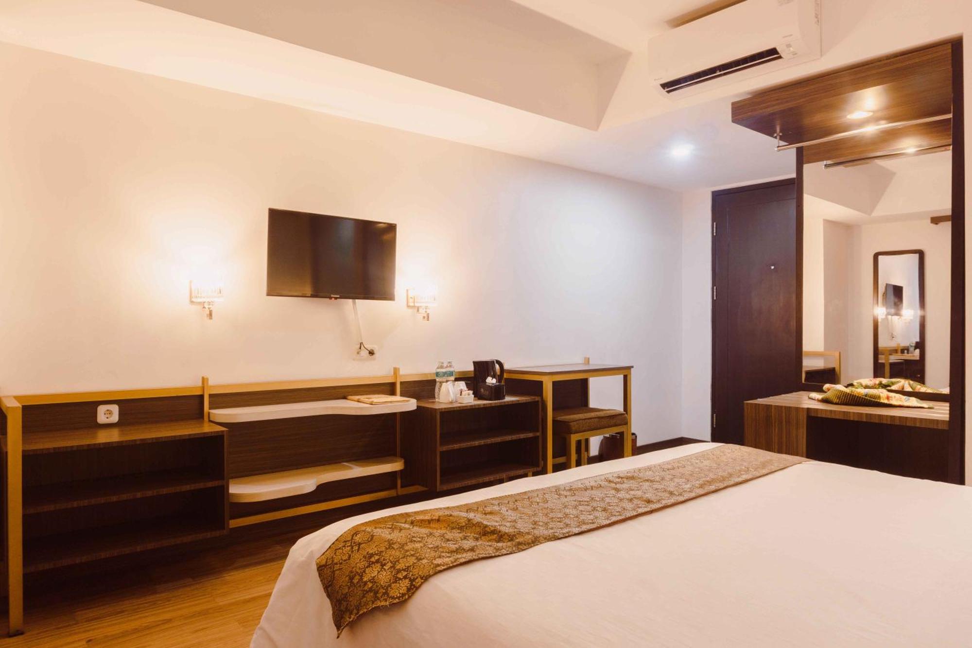 Fahira Hotel Syariah Букитинги Екстериор снимка