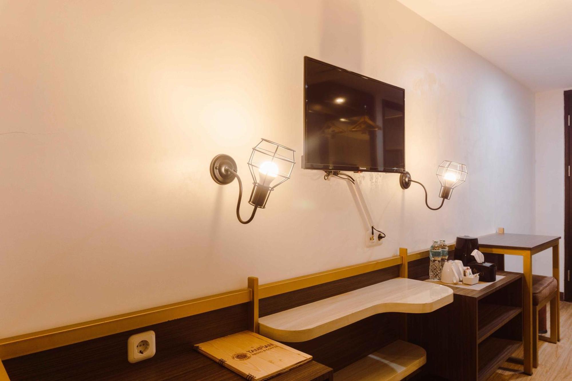 Fahira Hotel Syariah Букитинги Екстериор снимка